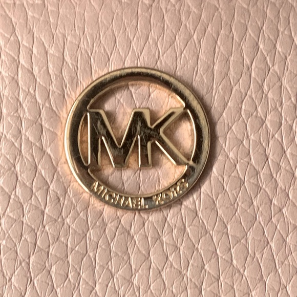 Michael Kors Wristlet/Wallet - Picture 2 of 4